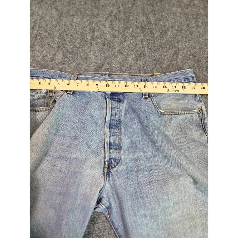 Vintage Levi's 501 Jeans Mens 37x29 Light Wash Blue Button Fly Straight Leg
